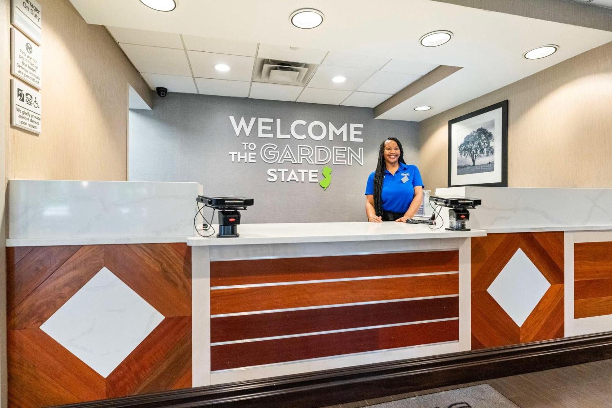 Hampton Inn Ridgefield Park Exterior photo